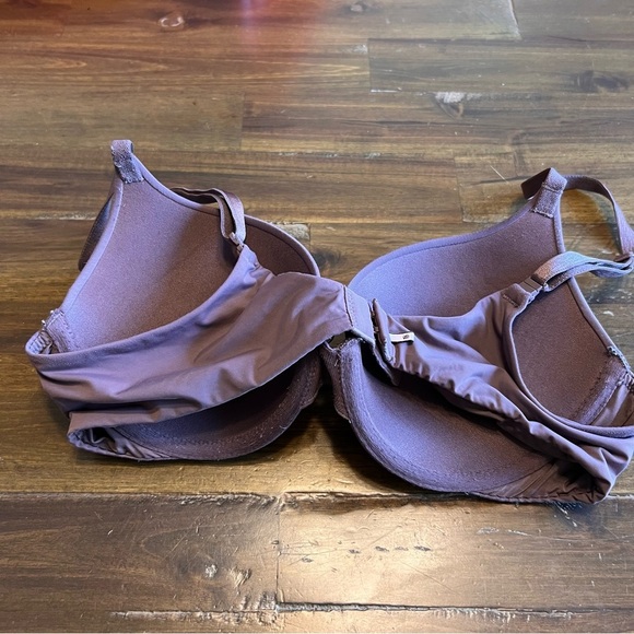 Victoria's Secret T-Shirt Push Up Full Coverage Bra Wired 34B - Picture 3 of 4